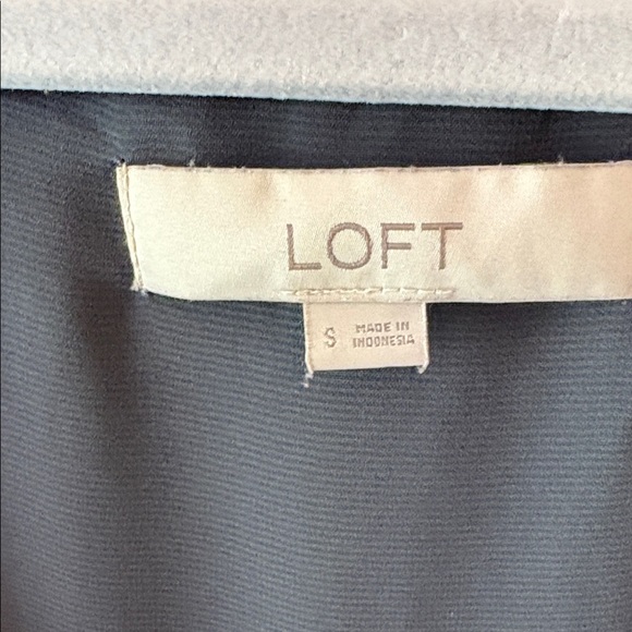 LOFT Grey Lace Trim Camisole Size Small - Picture 2 of 4